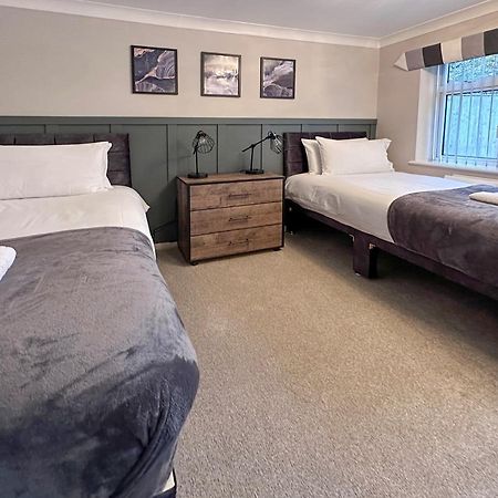 Blunsdon Lodge - Spacious Bungalow, High Speed Wi-Fi, Free Private Parking, Garden Swindon Exterior photo